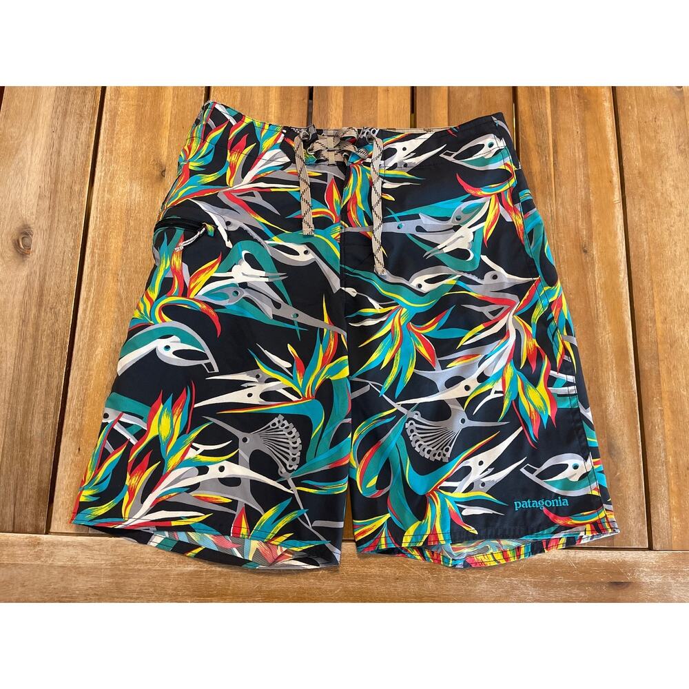 Patagonia Mens Size 28 Black Swim Board Shorts Hawaiian Birds